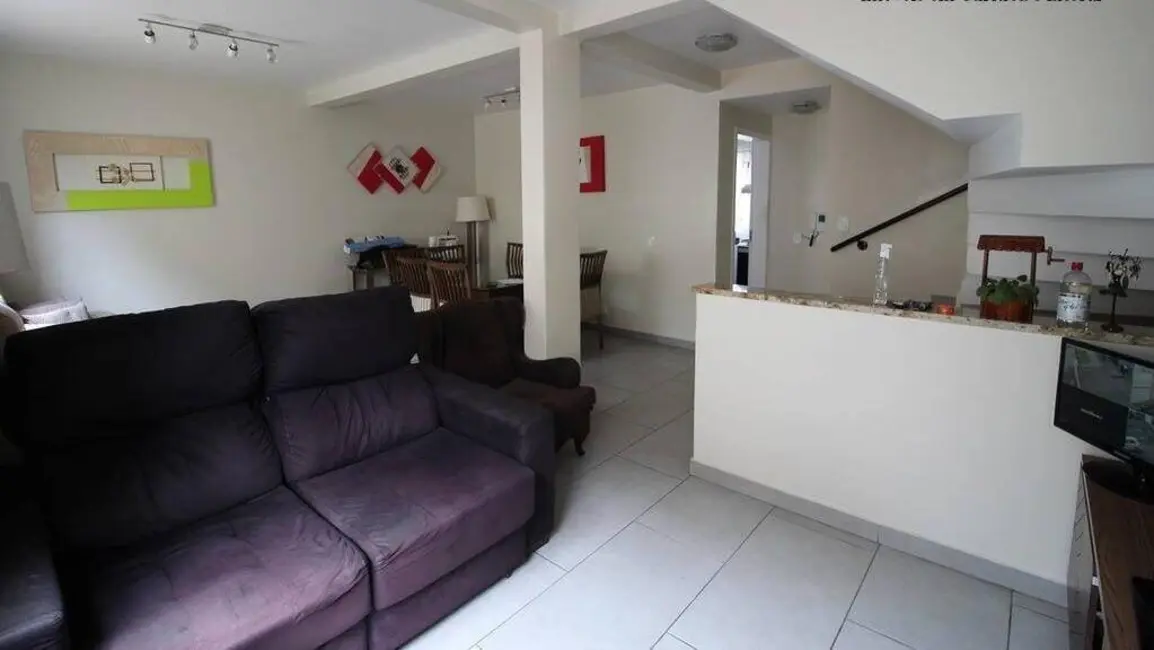 Casa com 3 quartos à venda, 206m2 em Água Verde, Curitiba - PR - imagem 4 Foto 4 de Casa com 3 quartos à venda, 206m2 em Água Verde, Curitiba - PR