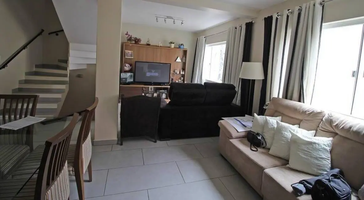 Casa com 3 quartos à venda, 206m2 em Água Verde, Curitiba - PR - imagem 7 Foto 7 de Casa com 3 quartos à venda, 206m2 em Água Verde, Curitiba - PR