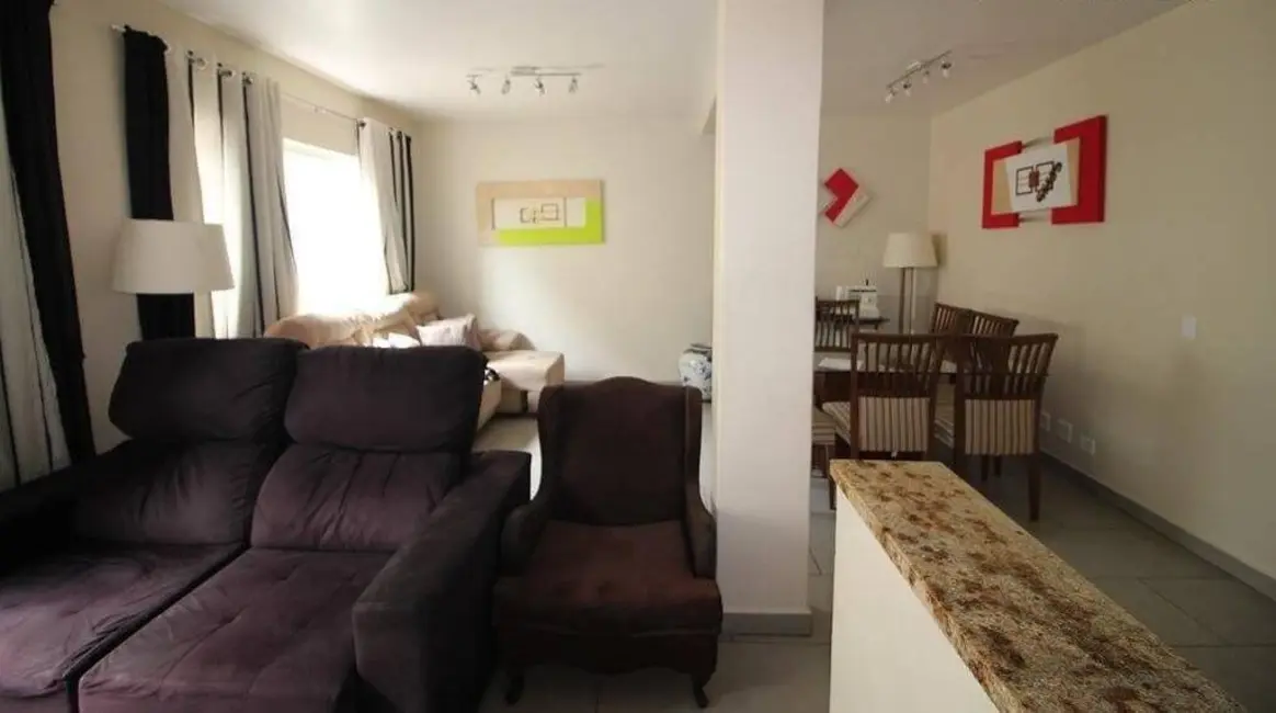 Casa com 3 quartos à venda, 206m2 em Água Verde, Curitiba - PR - imagem 6 Foto 6 de Casa com 3 quartos à venda, 206m2 em Água Verde, Curitiba - PR