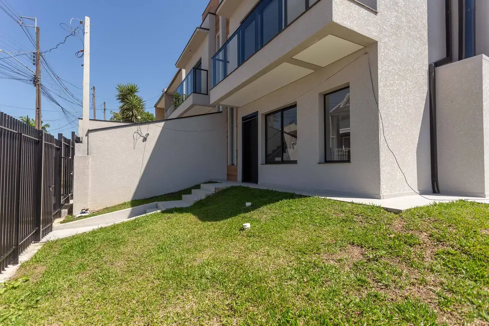 Sobrado com 3 quartos à venda, 170m2 em Atuba, Curitiba - PR - imagem 4 Foto 4 de Sobrado com 3 quartos à venda, 170m2 em Atuba, Curitiba - PR