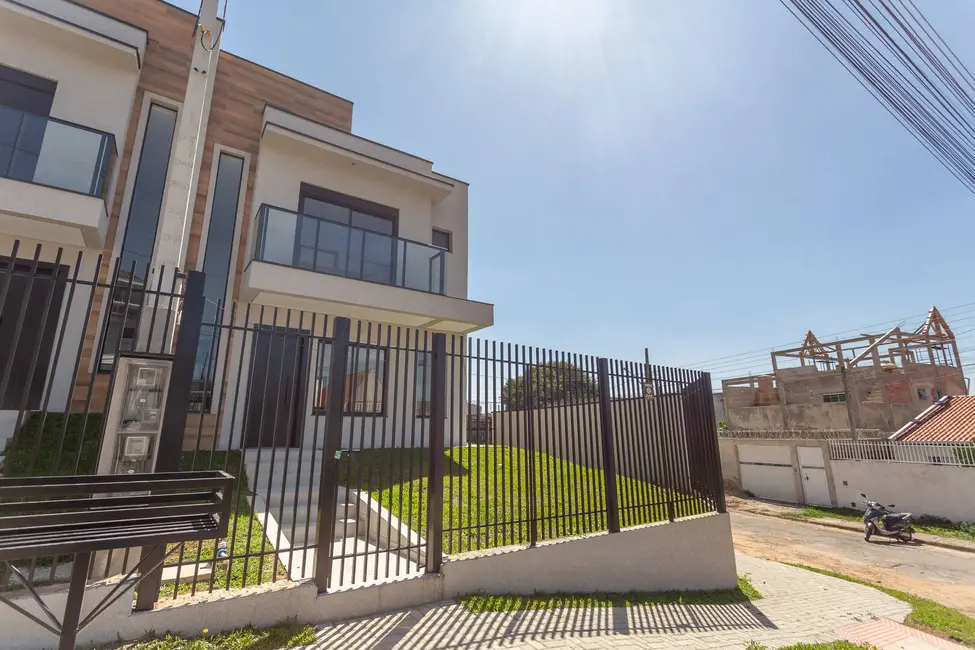 Sobrado com 3 quartos à venda, 170m2 em Atuba, Curitiba - PR - imagem 7 Foto 7 de Sobrado com 3 quartos à venda, 170m2 em Atuba, Curitiba - PR