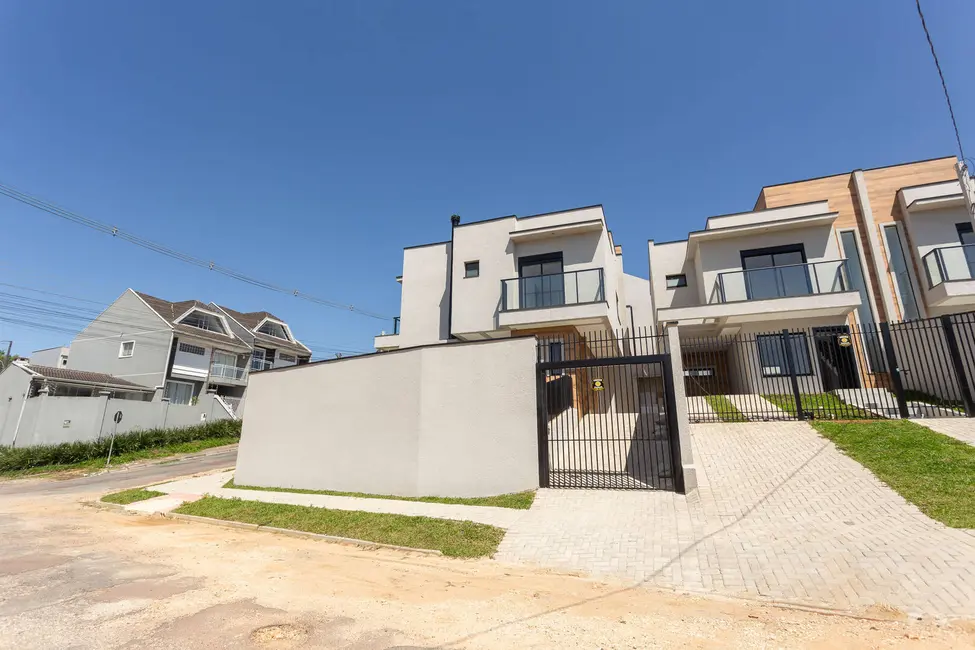 Sobrado com 3 quartos à venda, 170m2 em Atuba, Curitiba - PR - imagem 5 Foto 5 de Sobrado com 3 quartos à venda, 170m2 em Atuba, Curitiba - PR