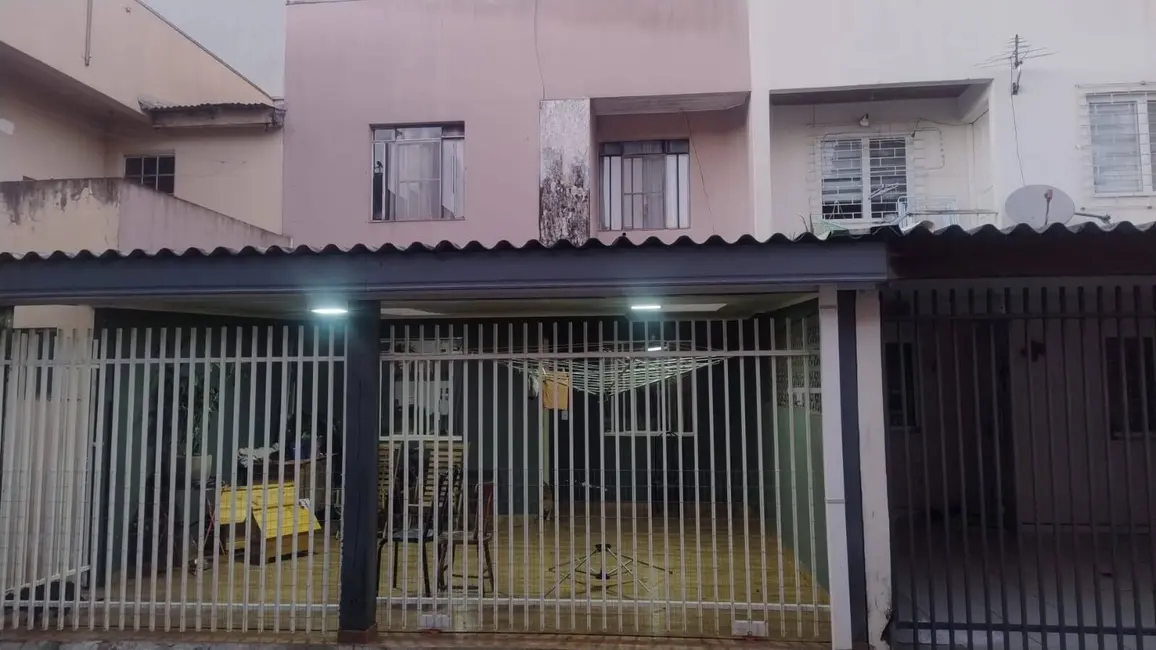 Foto 1 de Sobrado com 3 quartos à venda, 70m2 em Alto Boqueirão, Curitiba - PR