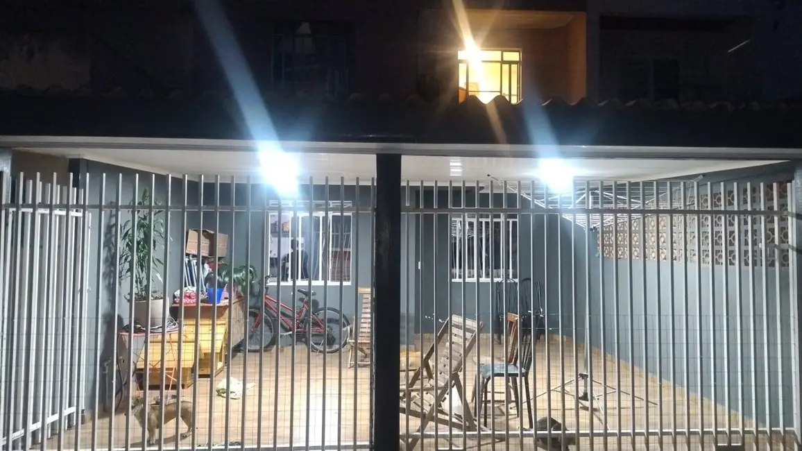 Foto 2 de Sobrado com 3 quartos à venda, 70m2 em Alto Boqueirão, Curitiba - PR