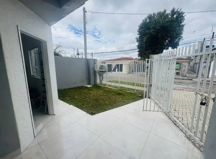 Casa com 3 quartos à venda, 99m2 em Sítio Cercado, Curitiba - PR - imagem 3 Foto 3 de Casa com 3 quartos à venda, 99m2 em Sítio Cercado, Curitiba - PR