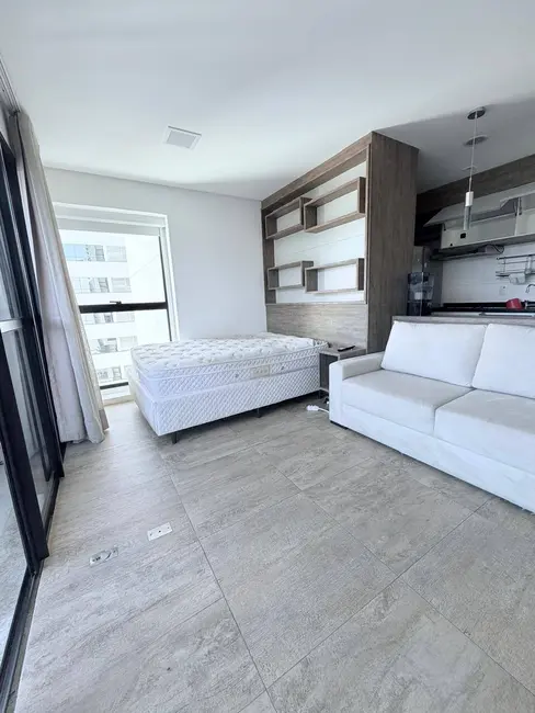 Apartamento com 1 quarto para alugar, 40m2 em Campina do Siqueira, Curitiba - PR - imagem 3 Foto 3 de Apartamento com 1 quarto para alugar, 40m2 em Campina do Siqueira, Curitiba - PR
