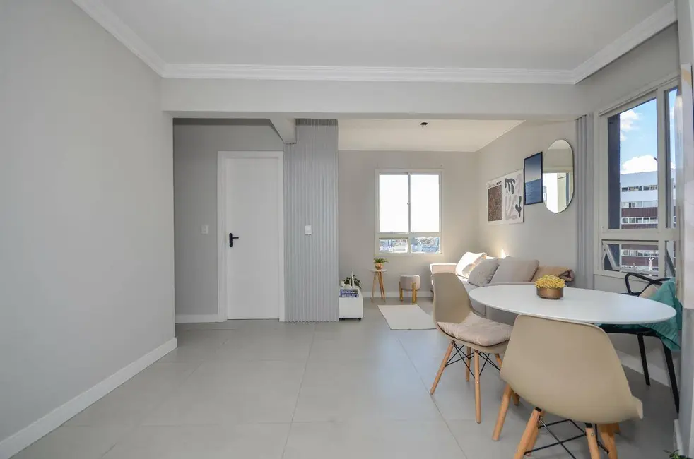 Apartamento com 2 quartos à venda e para alugar, 53m2 em Bigorrilho, Curitiba - PR - imagem 9 Foto 9 de Apartamento com 2 quartos à venda e para alugar, 53m2 em Bigorrilho, Curitiba - PR