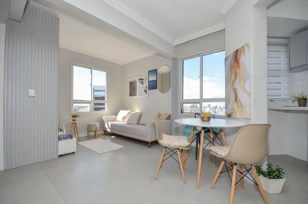 Apartamento com 2 quartos à venda e para alugar, 53m2 em Bigorrilho, Curitiba - PR - imagem 5 Foto 5 de Apartamento com 2 quartos à venda e para alugar, 53m2 em Bigorrilho, Curitiba - PR