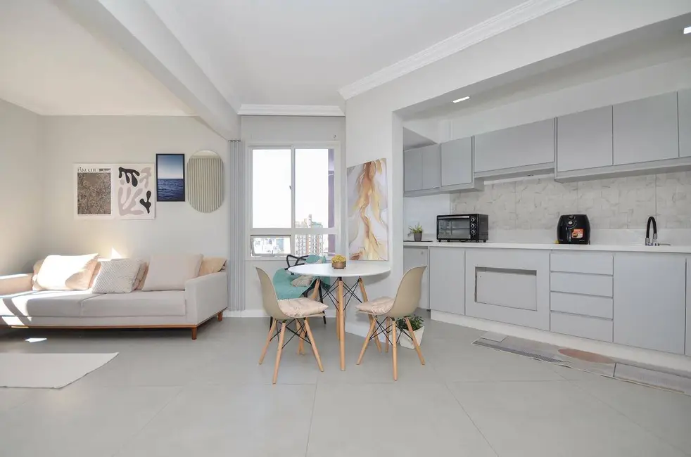 Apartamento com 2 quartos à venda e para alugar, 53m2 em Bigorrilho, Curitiba - PR - imagem 8 Foto 8 de Apartamento com 2 quartos à venda e para alugar, 53m2 em Bigorrilho, Curitiba - PR