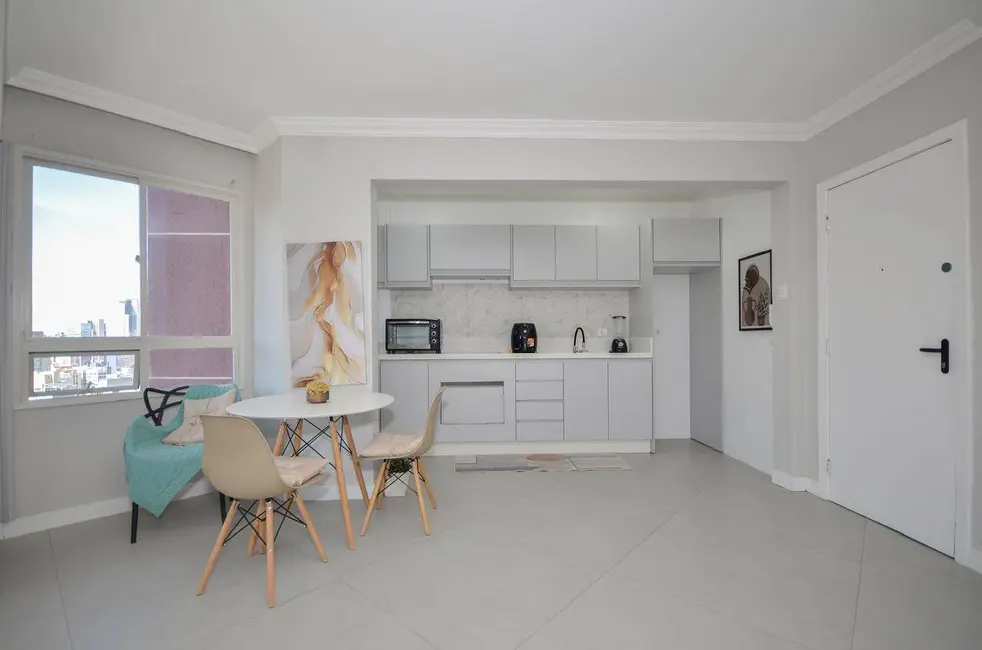 Apartamento com 2 quartos à venda e para alugar, 53m2 em Bigorrilho, Curitiba - PR - imagem 7 Foto 7 de Apartamento com 2 quartos à venda e para alugar, 53m2 em Bigorrilho, Curitiba - PR
