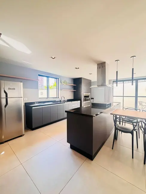 Apartamento com 1 quarto à venda e para alugar, 28m2 em Centro, Curitiba - PR - imagem 4 Foto 4 de Apartamento com 1 quarto à venda e para alugar, 28m2 em Centro, Curitiba - PR