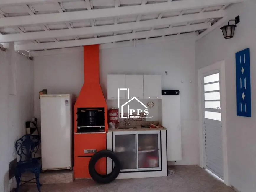 Casa com 3 quartos à venda, 180m2 em Centro, Vinhedo - SP - imagem 3 Foto 3 de Casa com 3 quartos à venda, 180m2 em Centro, Vinhedo - SP