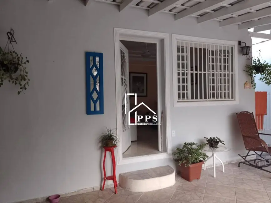 Casa com 3 quartos à venda, 180m2 em Centro, Vinhedo - SP - imagem 4 Foto 4 de Casa com 3 quartos à venda, 180m2 em Centro, Vinhedo - SP