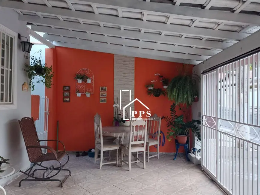 Casa com 3 quartos à venda, 180m2 em Centro, Vinhedo - SP - imagem 2 Foto 2 de Casa com 3 quartos à venda, 180m2 em Centro, Vinhedo - SP
