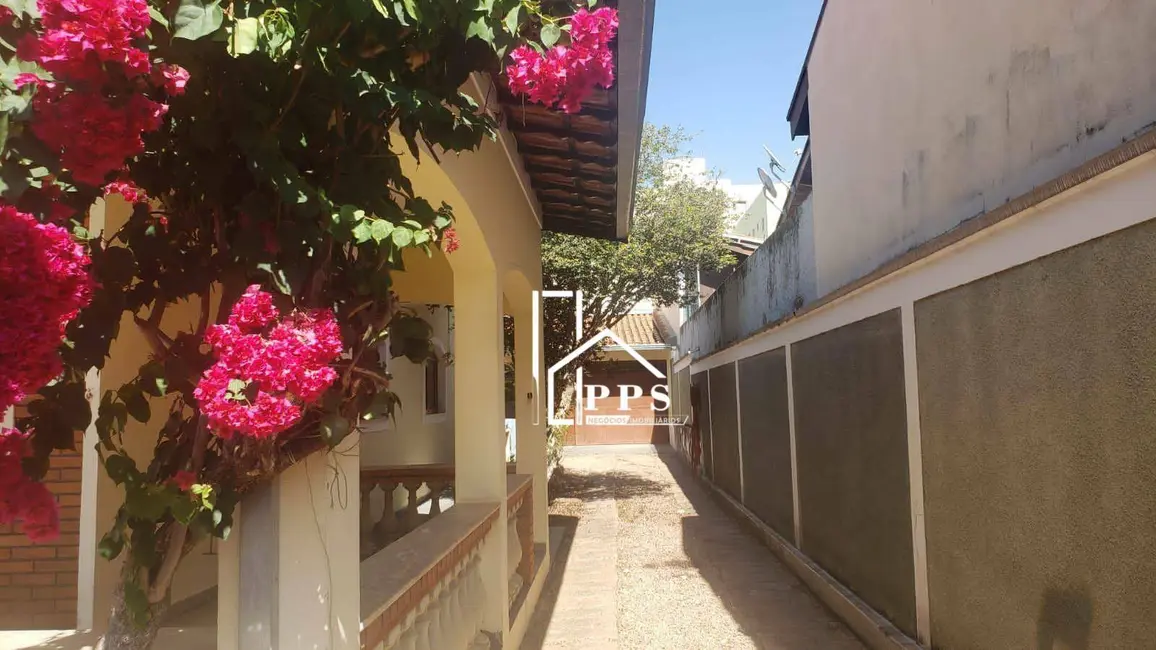 Casa com 3 quartos à venda, 480m2 em Santa Rosa, Vinhedo - SP - imagem 6 Foto 6 de Casa com 3 quartos à venda, 480m2 em Santa Rosa, Vinhedo - SP
