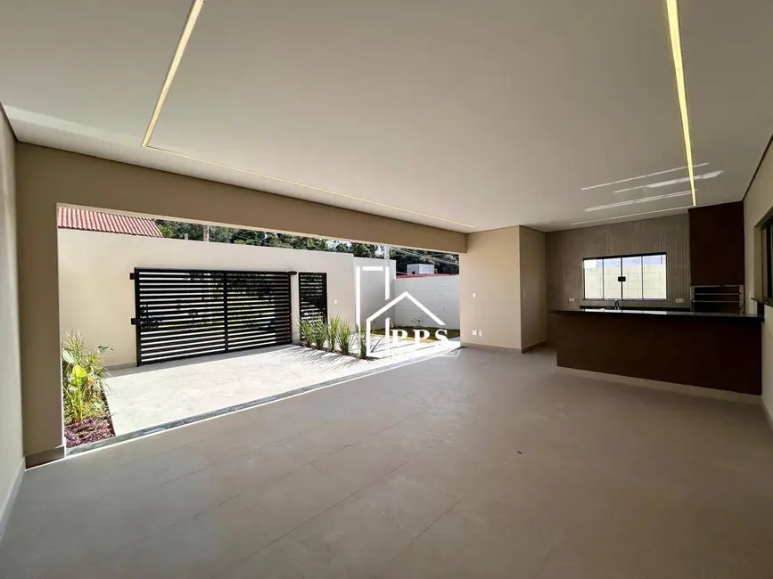 Foto 1 de Casa com 3 quartos à venda, 250m2 em Pinheirinho, Vinhedo - SP