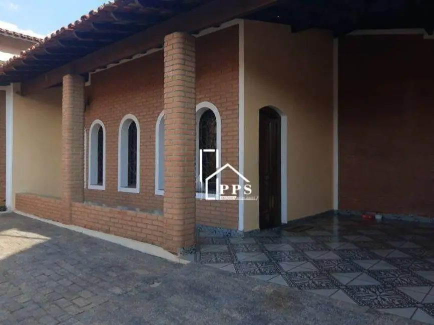 Casa com 3 quartos à venda, 254m2 em Centro, Vinhedo - SP - imagem 1 Foto 1 de Casa com 3 quartos à venda, 254m2 em Centro, Vinhedo - SP