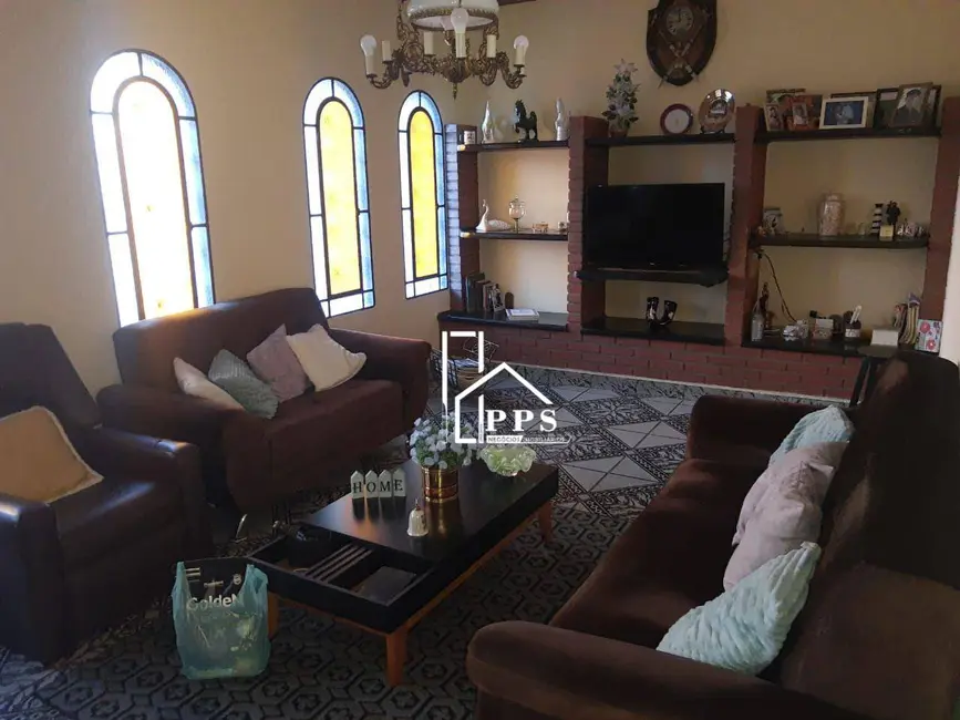 Casa com 3 quartos à venda, 254m2 em Centro, Vinhedo - SP - imagem 2 Foto 2 de Casa com 3 quartos à venda, 254m2 em Centro, Vinhedo - SP