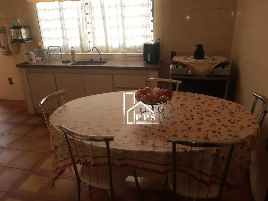 Casa com 3 quartos à venda, 254m2 em Centro, Vinhedo - SP - imagem 3 Foto 3 de Casa com 3 quartos à venda, 254m2 em Centro, Vinhedo - SP