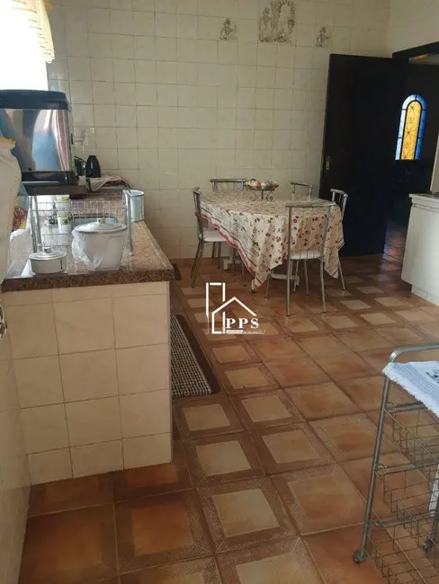 Casa com 3 quartos à venda, 254m2 em Centro, Vinhedo - SP - imagem 4 Foto 4 de Casa com 3 quartos à venda, 254m2 em Centro, Vinhedo - SP