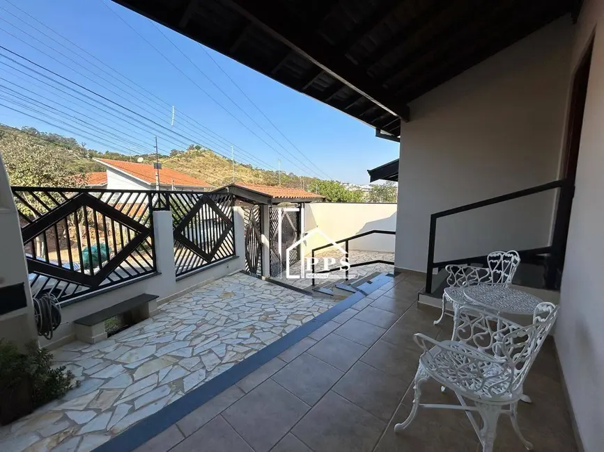 Casa com 3 quartos à venda, 250m2 em Bosque, Vinhedo - SP - imagem 3 Foto 3 de Casa com 3 quartos à venda, 250m2 em Bosque, Vinhedo - SP