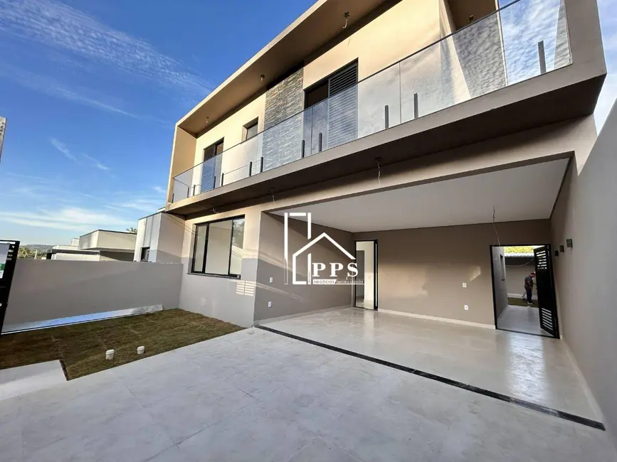 Casa com 3 quartos à venda, 250m2 em Pinheirinho, Vinhedo - SP - imagem 2 Foto 2 de Casa com 3 quartos à venda, 250m2 em Pinheirinho, Vinhedo - SP