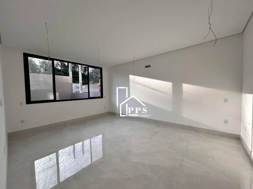 Casa com 3 quartos à venda, 250m2 em Pinheirinho, Vinhedo - SP - imagem 6 Foto 6 de Casa com 3 quartos à venda, 250m2 em Pinheirinho, Vinhedo - SP