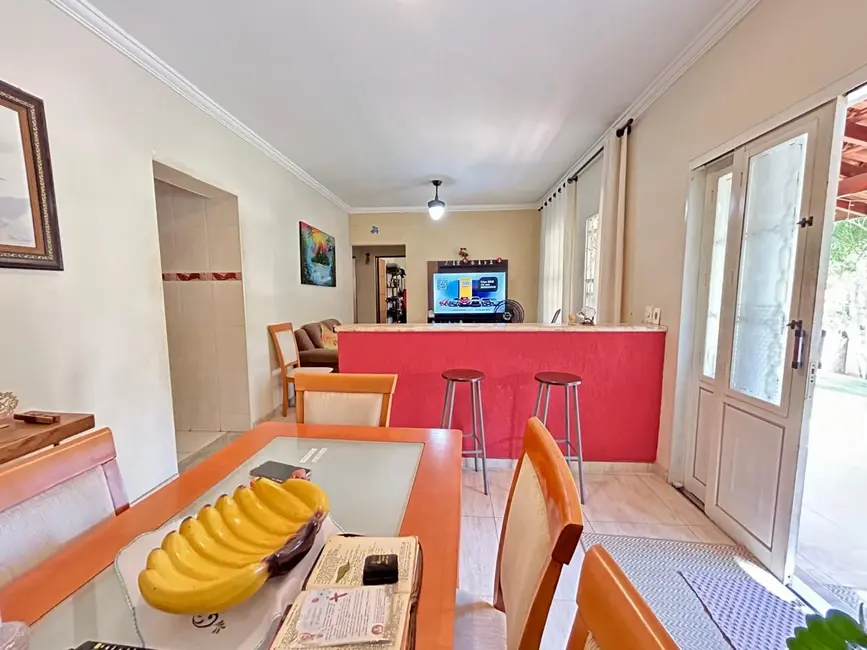Chácara com 3 quartos à venda, 1000m2 em Vista Alegre, Vinhedo - SP - imagem 9 Foto 9 de Chácara com 3 quartos à venda, 1000m2 em Vista Alegre, Vinhedo - SP
