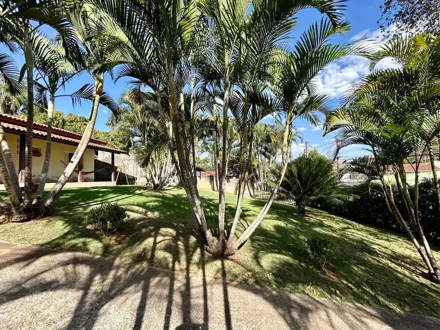 Chácara com 3 quartos à venda, 1000m2 em Vista Alegre, Vinhedo - SP - imagem 3 Foto 3 de Chácara com 3 quartos à venda, 1000m2 em Vista Alegre, Vinhedo - SP