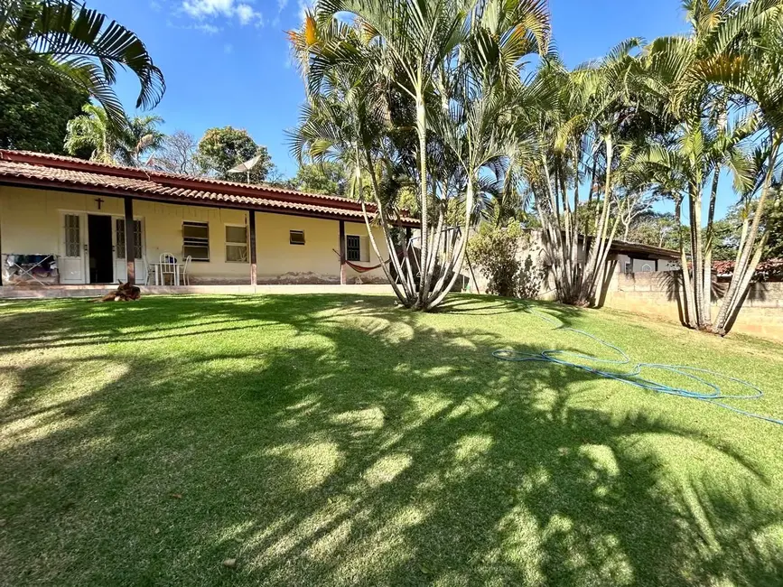 Chácara com 3 quartos à venda, 1000m2 em Vista Alegre, Vinhedo - SP - imagem 4 Foto 4 de Chácara com 3 quartos à venda, 1000m2 em Vista Alegre, Vinhedo - SP