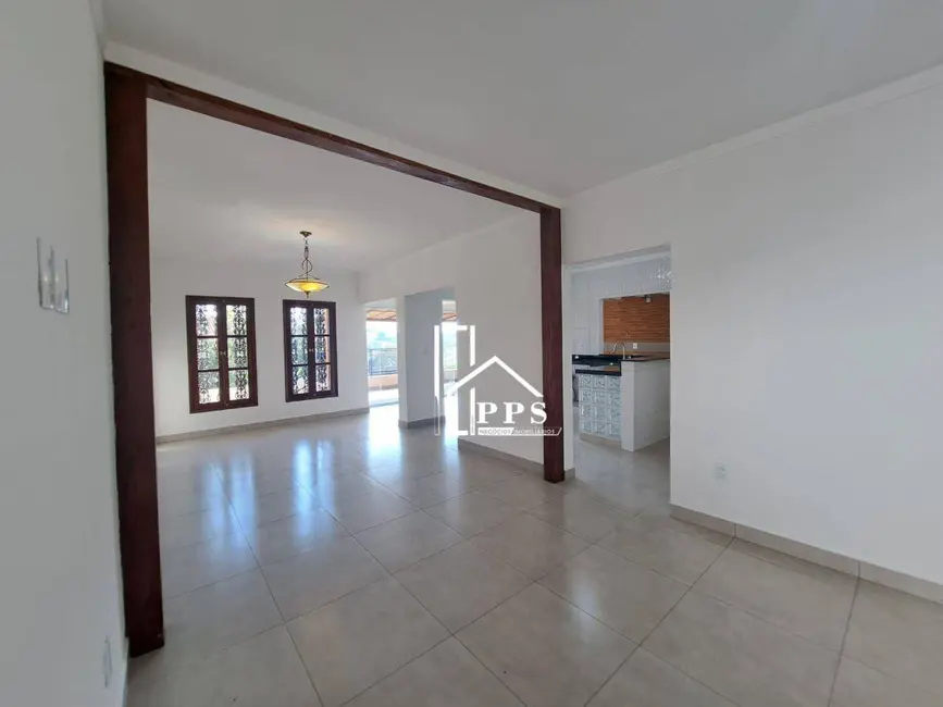 Casa com 3 quartos à venda, 310m2 em Centro, Vinhedo - SP - imagem 8 Foto 8 de Casa com 3 quartos à venda, 310m2 em Centro, Vinhedo - SP