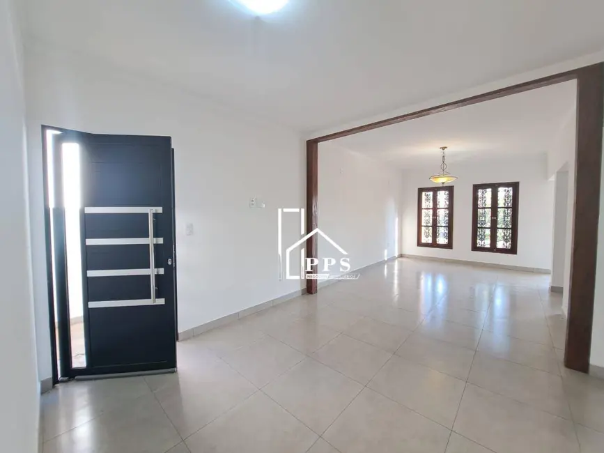 Casa com 3 quartos à venda, 310m2 em Centro, Vinhedo - SP - imagem 4 Foto 4 de Casa com 3 quartos à venda, 310m2 em Centro, Vinhedo - SP