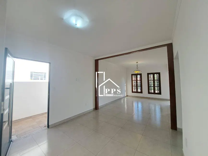 Casa com 3 quartos à venda, 310m2 em Centro, Vinhedo - SP - imagem 6 Foto 6 de Casa com 3 quartos à venda, 310m2 em Centro, Vinhedo - SP