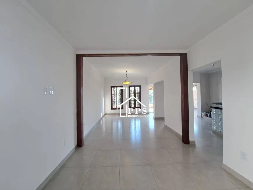 Casa com 3 quartos à venda, 310m2 em Centro, Vinhedo - SP - imagem 5 Foto 5 de Casa com 3 quartos à venda, 310m2 em Centro, Vinhedo - SP