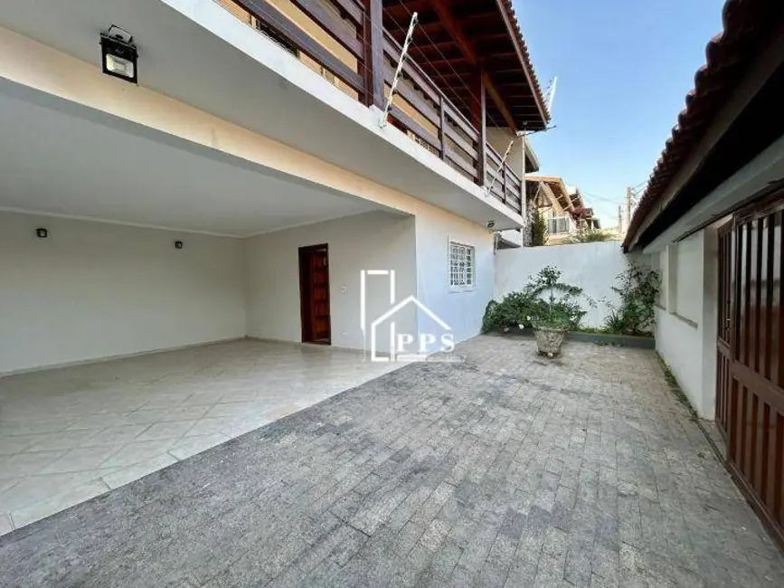Foto 3 de Casa com 3 quartos à venda, 250m2 em João XXIII, Vinhedo - SP