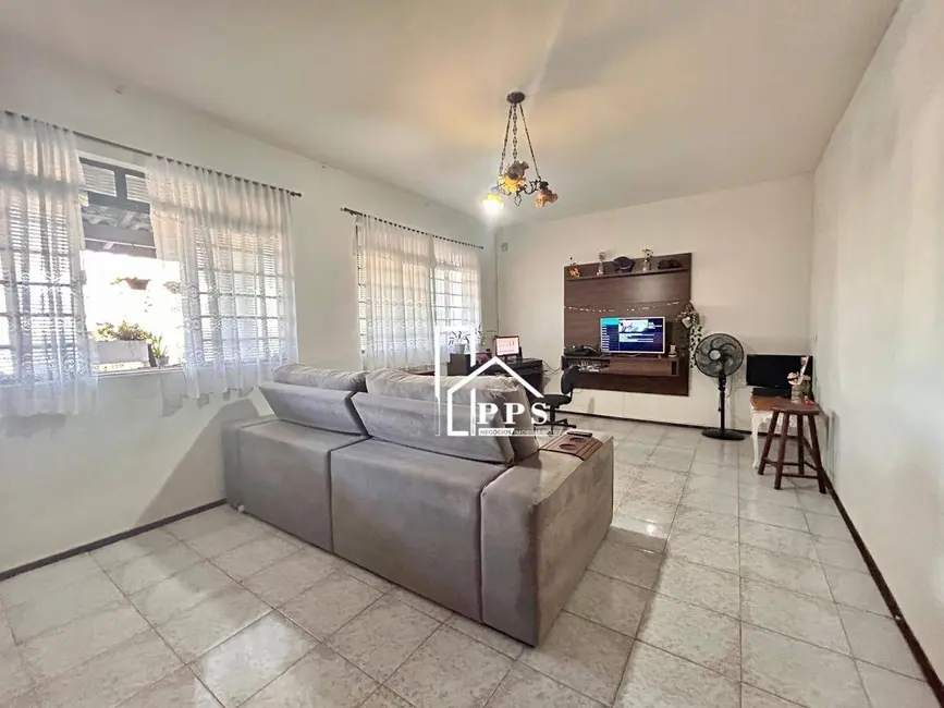 Casa com 3 quartos à venda, 330m2 em Centro, Vinhedo - SP - imagem 3 Foto 3 de Casa com 3 quartos à venda, 330m2 em Centro, Vinhedo - SP
