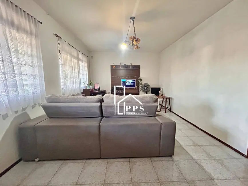 Casa com 3 quartos à venda, 330m2 em Centro, Vinhedo - SP - imagem 4 Foto 4 de Casa com 3 quartos à venda, 330m2 em Centro, Vinhedo - SP