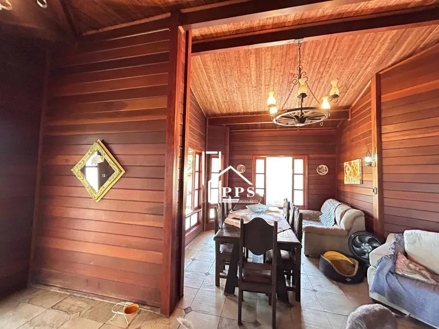 Casa de Condomínio com 3 quartos à venda, 1010m2 em Santa Cândida, Vinhedo - SP - imagem 4 Foto 4 de Casa de Condomínio com 3 quartos à venda, 1010m2 em Santa Cândida, Vinhedo - SP