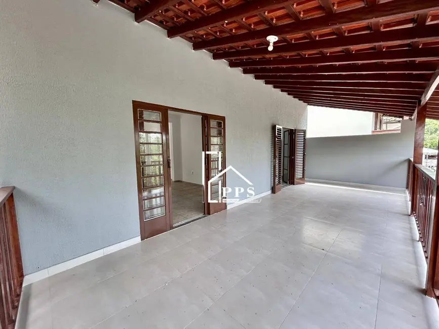 Casa com 3 quartos à venda, 250m2 em Bosque, Vinhedo - SP - imagem 2 Foto 2 de Casa com 3 quartos à venda, 250m2 em Bosque, Vinhedo - SP