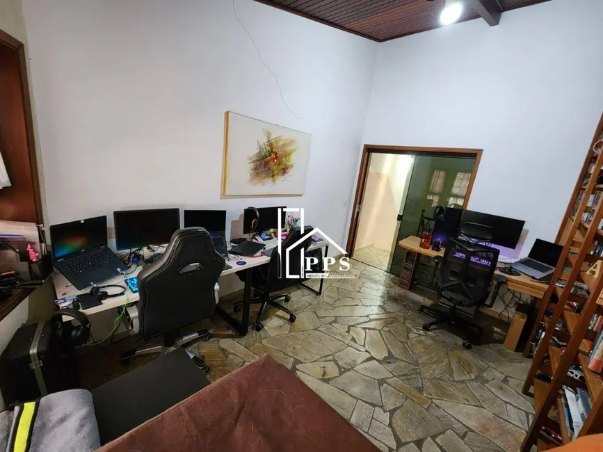 Casa com 3 quartos à venda, 318m2 em Centro, Vinhedo - SP - imagem 9 Foto 9 de Casa com 3 quartos à venda, 318m2 em Centro, Vinhedo - SP