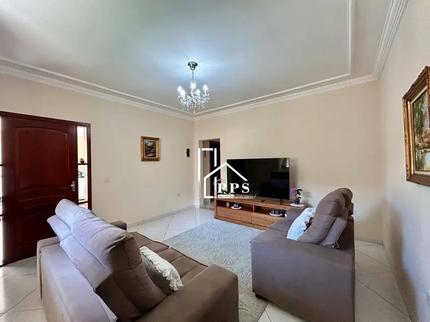 Foto 3 de Casa com 4 quartos à venda, 250m2 em João XXIII, Vinhedo - SP