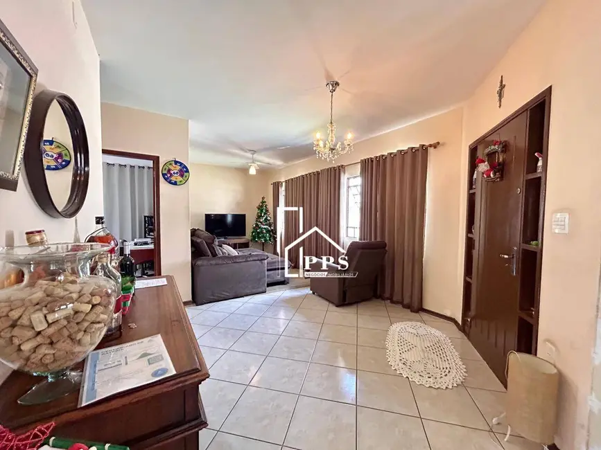 Casa com 4 quartos à venda, 828m2 em João XXIII, Vinhedo - SP - imagem 2 Foto 2 de Casa com 4 quartos à venda, 828m2 em João XXIII, Vinhedo - SP