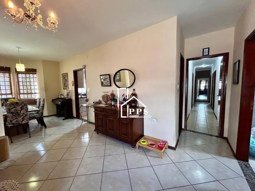 Casa com 4 quartos à venda, 828m2 em João XXIII, Vinhedo - SP - imagem 4 Foto 4 de Casa com 4 quartos à venda, 828m2 em João XXIII, Vinhedo - SP