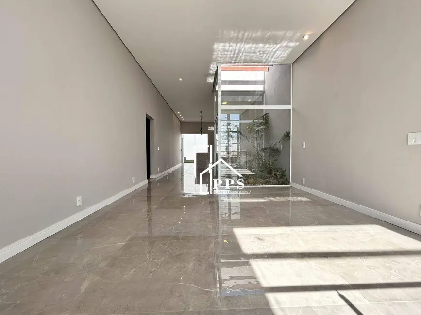 Foto 2 de Casa com 3 quartos à venda, 250m2 em Pinheirinho, Vinhedo - SP