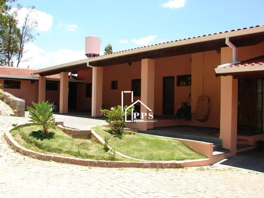 Chácara com 3 quartos à venda, 8200m2 em Vinhedo - SP - imagem 2 Foto 2 de Chácara com 3 quartos à venda, 8200m2 em Vinhedo - SP