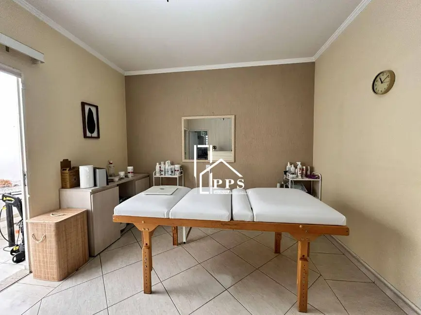 Casa com 3 quartos à venda, 270m2 em Centro, Vinhedo - SP - imagem 8 Foto 8 de Casa com 3 quartos à venda, 270m2 em Centro, Vinhedo - SP