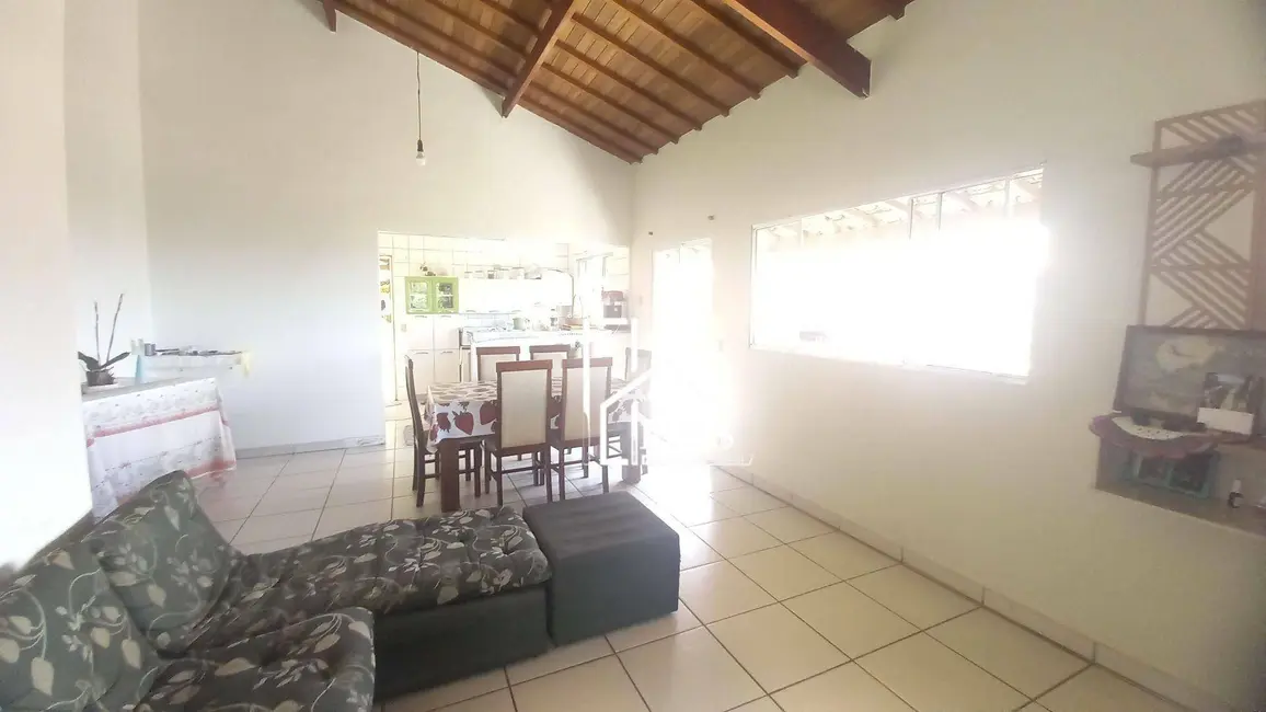 Chácara com 3 quartos à venda, 853m2 em Buracão, Vinhedo - SP - imagem 9 Foto 9 de Chácara com 3 quartos à venda, 853m2 em Buracão, Vinhedo - SP