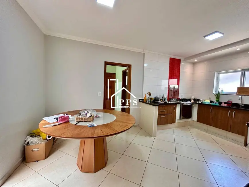 Foto 7 de Casa com 3 quartos à venda, 267m2 em Centro, Vinhedo - SP