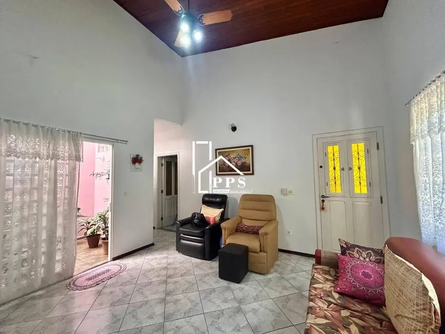 Casa com 2 quartos à venda, 360m2 em Centro, Vinhedo - SP - imagem 4 Foto 4 de Casa com 2 quartos à venda, 360m2 em Centro, Vinhedo - SP