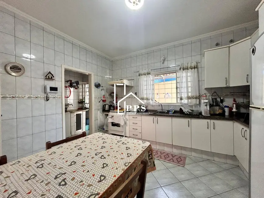 Casa com 2 quartos à venda, 360m2 em Centro, Vinhedo - SP - imagem 9 Foto 9 de Casa com 2 quartos à venda, 360m2 em Centro, Vinhedo - SP
